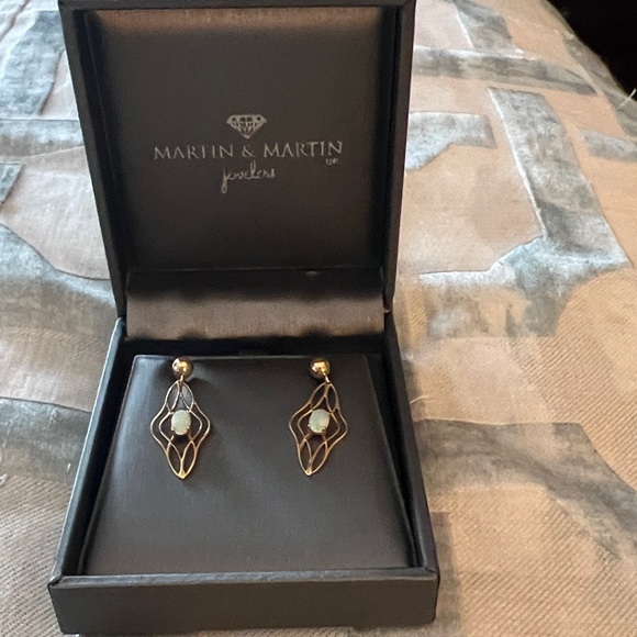 Opal and 14 Karat Gold Earrings. Excellent Condition. Pierced. - Picture 2 of 3